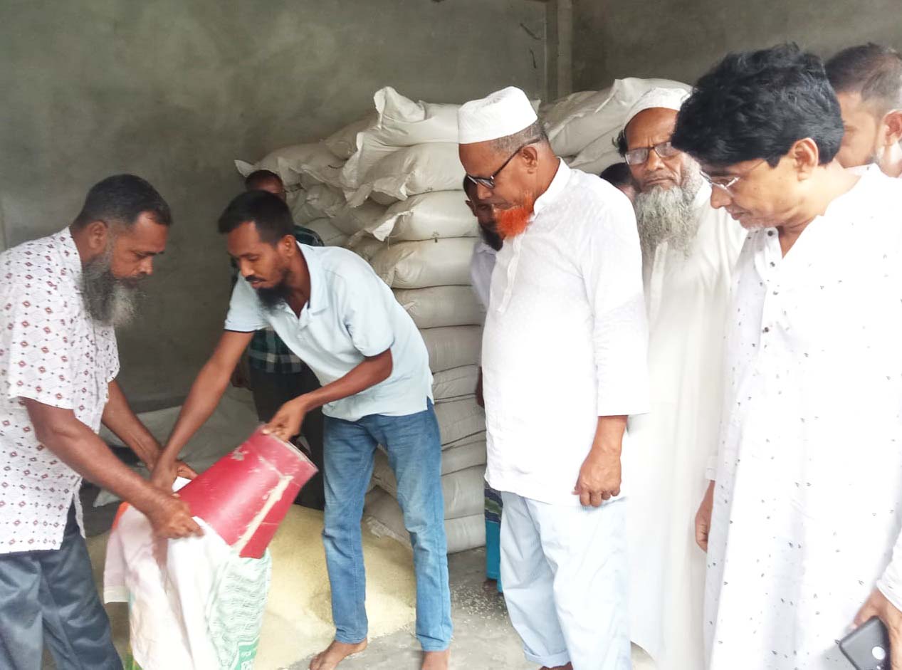 কালিয়ায় পাখিমারা গ্রামে খাদ্যবান্ধব কর্মসূচির খাদ্যশস্য বিতরণ কেন্দ্র উদ্বোধন